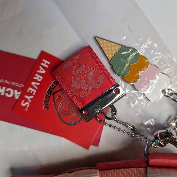 Harvey's Peaches & Cream Hip Pack - Picture 3 of 7